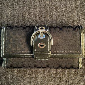 Coach Mini Signature Soho Hobo Buckle Black Checkbook Wallet Purse Cover Trifold